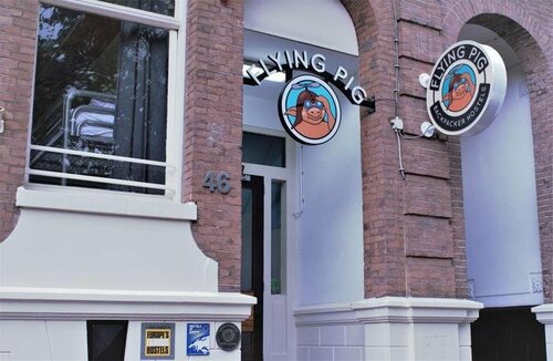 Гостиница The Flying Pig Uptown в Амстердаме