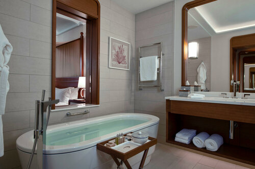 Гостиница Regent Porto Montenegro в Тивате