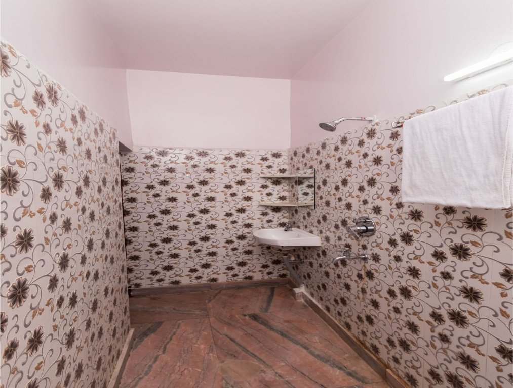 Фото Oyo 8970 New Ashoka Hotel