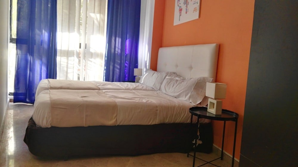 Фото Urban Beach Hostel