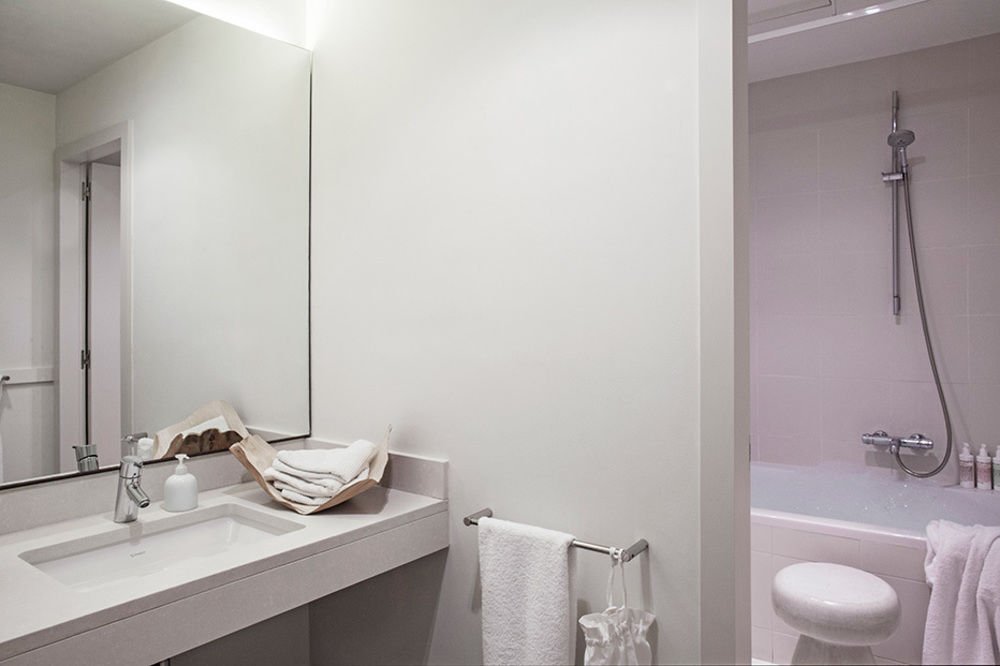 Фото DestinationBCN Apartment Suites