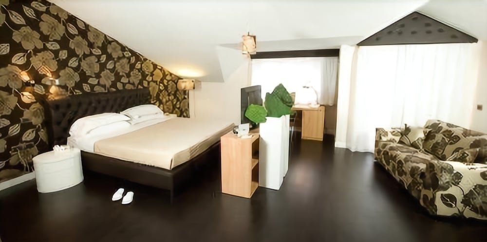 Фото Hotel Bruman Caserta