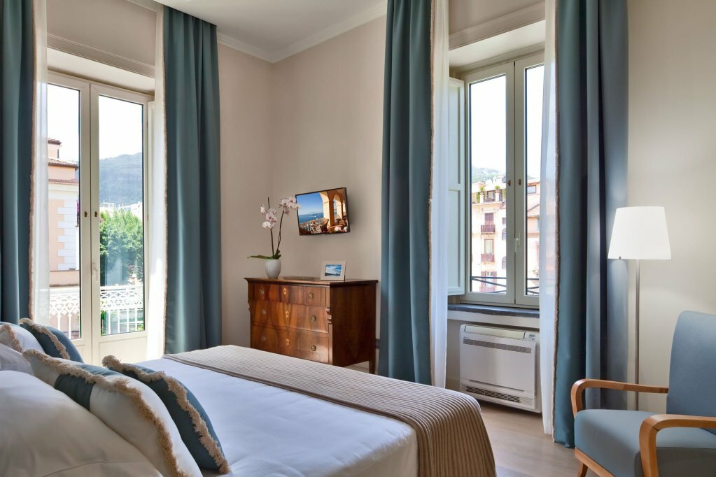 Hotel Grand Hotel Excelsior Vittoria, Sorrento, photo