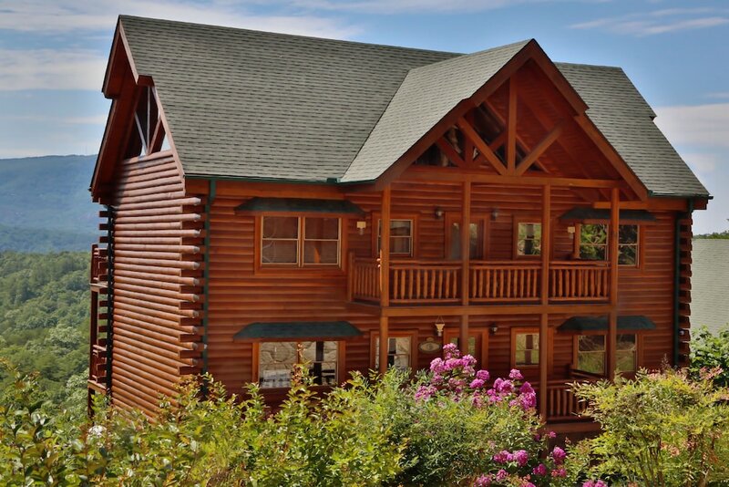 Жильё посуточно Paradise Mountain Pool Lodge - Six Bedroom Cabin