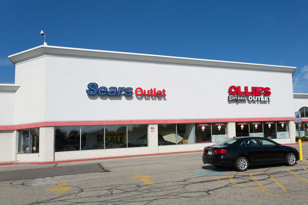 Shopping mall The Shoppes at North Olmsted, North Olmsted, photo