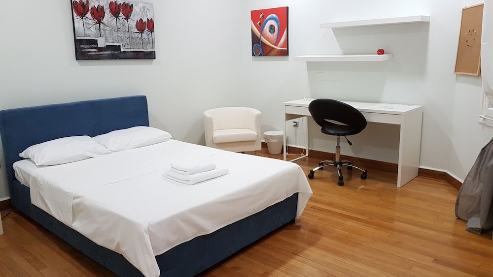 Фото Erra - Red - Athens Center, 140m², 4 Bd, 2 Bath