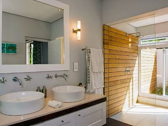 Фото Four Rosmead