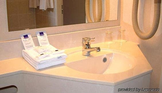 Фото Ibis Brussels Centre Châtelain