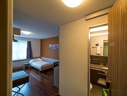 Фото Alexander Guesthouse