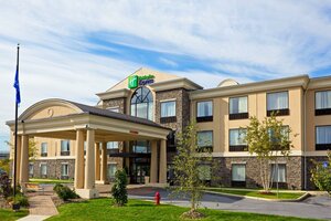 Гостиница Holiday Inn Express & Suites Chester-Monroe-Goshen