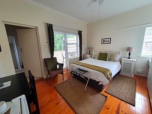 Фото River Road Guest House