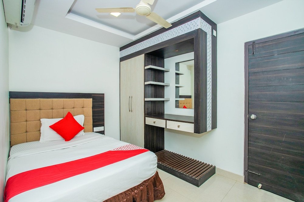 Фото Oyo 5641 Hotel Corporate Park Inn