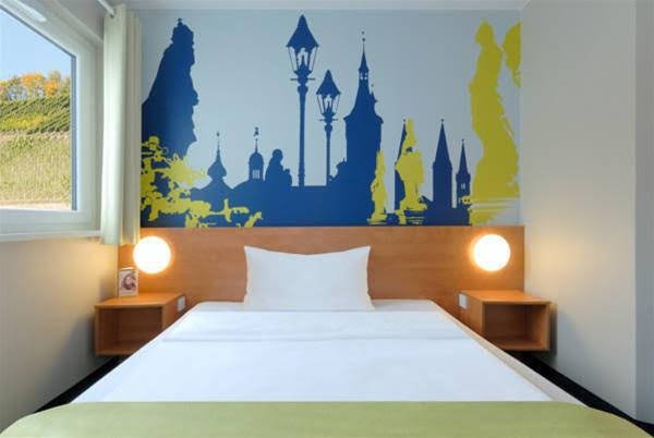 Фото B&b Hotel Würzburg