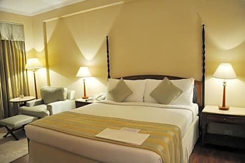 Фото Radisson Hotel Varanasi