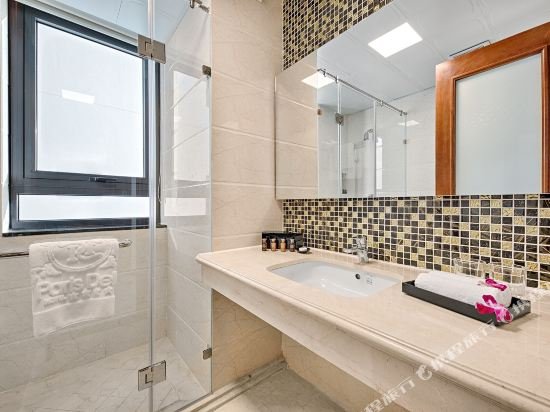 Фото Paris Deli Danang Beach Hotel