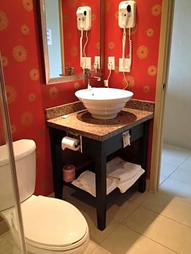 Фото Mississauga Gate Inn