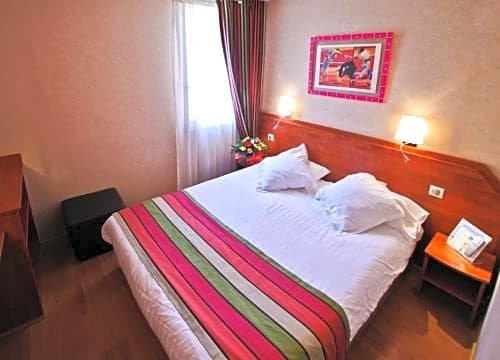 Фото Kyriad Nimes Ouest