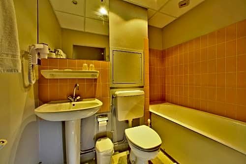 Фото Hôtel Le Lion D'Or