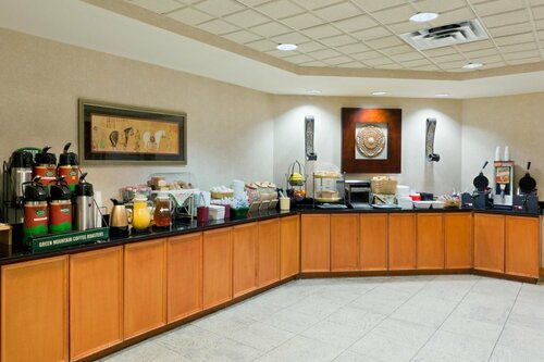 Гостиница La Quinta Inn & Suites by Wyndham Garden City