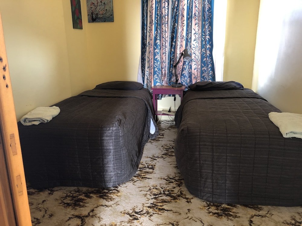 Фото Empire Hotel Backpackers