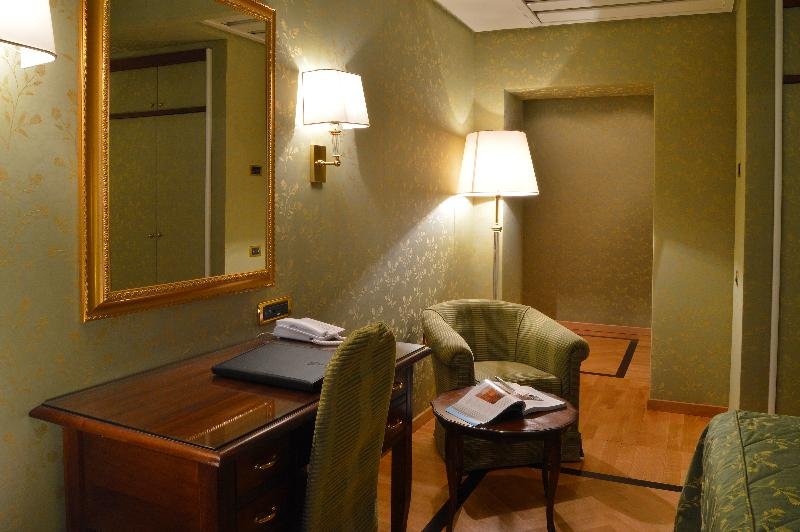 Фото Grand Hotel Vesuvio