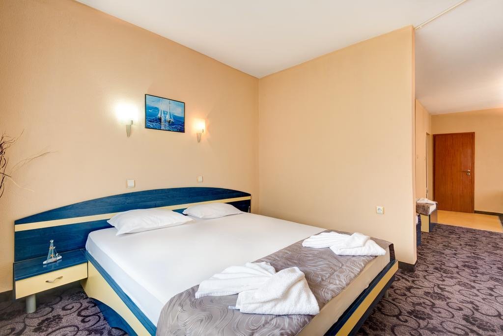 Фото отеля 1