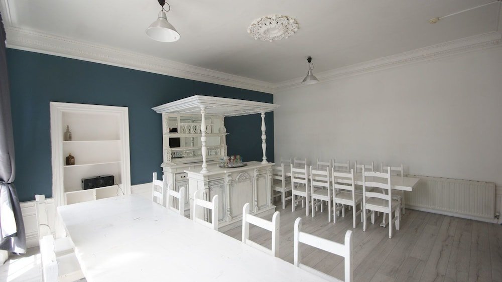 Фото Princes Street Edinburgh 2nd Floor