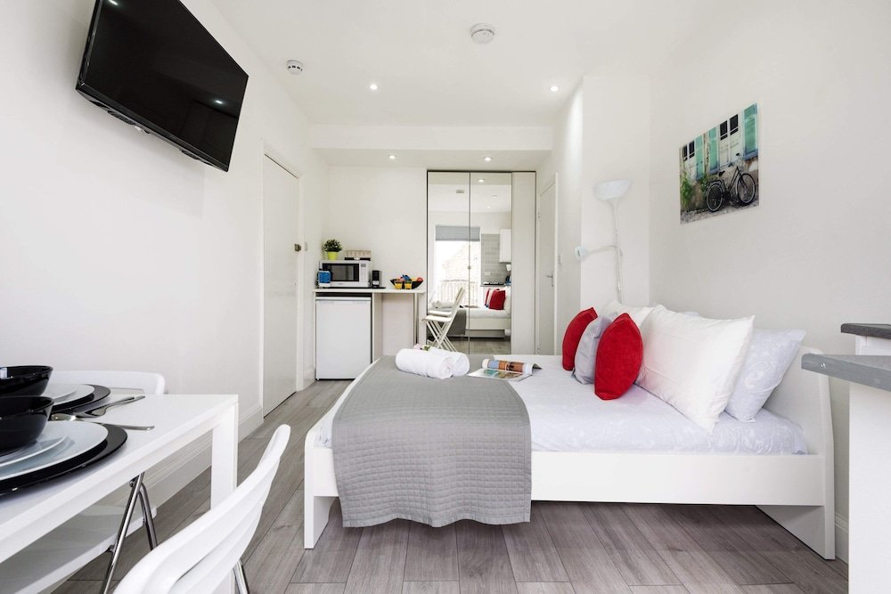 Фото Earl's Court Ongar Road Apartments by Flying Butler