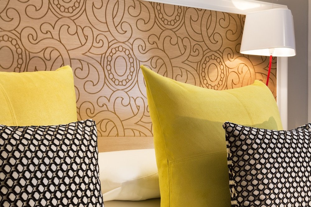 Фото Hotel Elysees 8