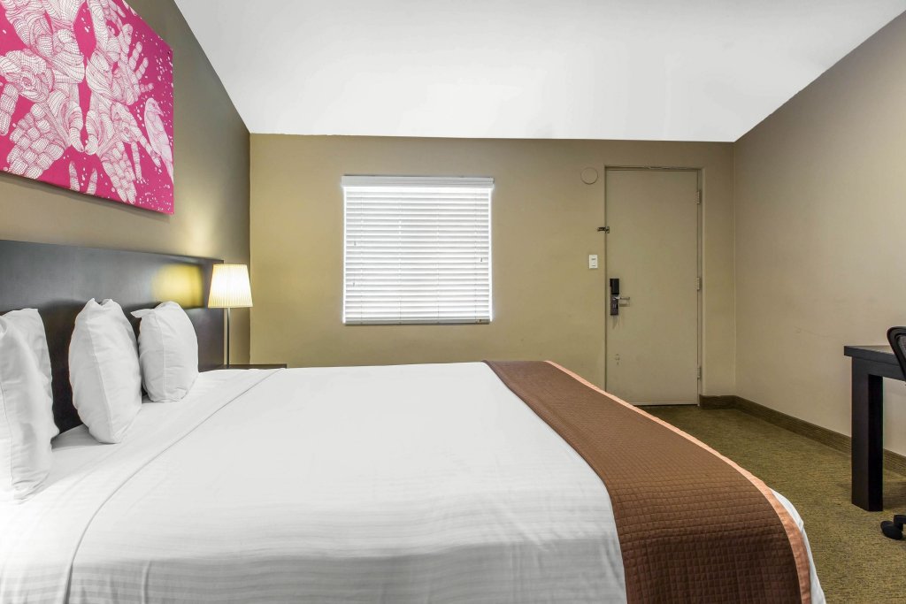 Фото Fairfield Inn & Suites by Marriott San Diego Pacific Beach