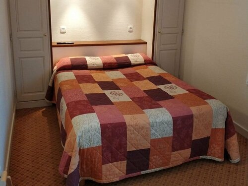 Гостиница Hôtel Calisola в Везуле