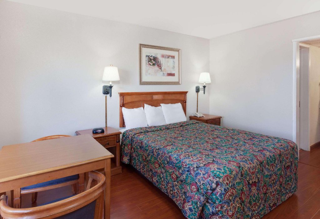 Фото Knights Inn Palmdale