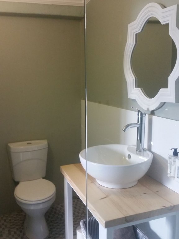 Фото Newington Place