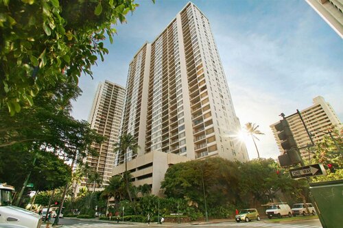 Гостиница Deluxe Ocean and City View Waikiki Banyan Condo в Штате Гавайи