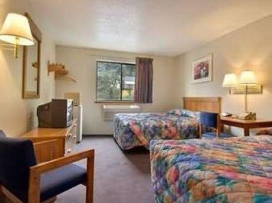 Фото Days Inn by Wyndham Torrington