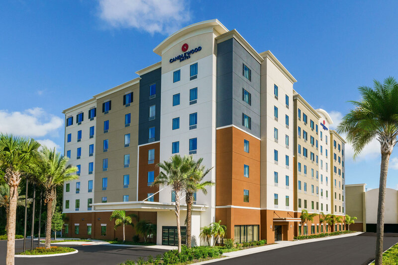 Гостиница Candlewood Suites Orlando - Lake Buena Vista, an Ihg Hotel в Орландо