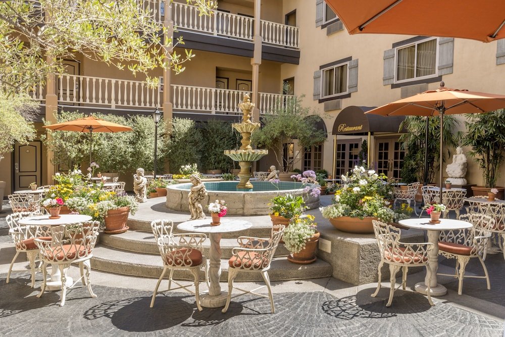 Фото Ayres Hotel Costa Mesa/Newport Beach