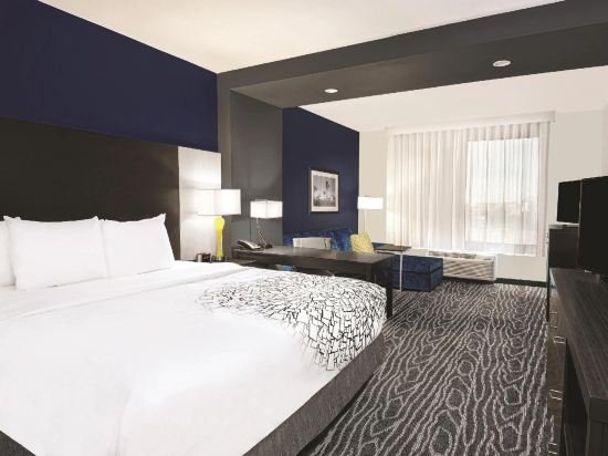 Фото La Quinta Inn & Suites by Wyndham Spokane Downtown