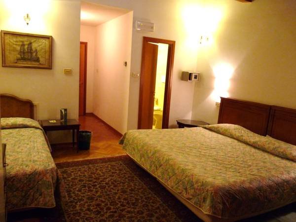 Фото Classic Hotel