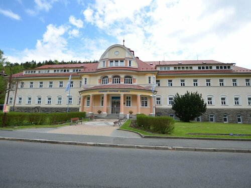 Гостиница Beautiful Apartment in a Spa Resort, Only 2, 5 km From the Jáchymov Chairlift - Keilberg в Яхимове
