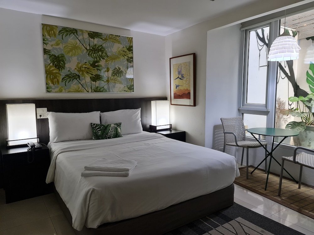 Фото Sathorn Terrace Apartment