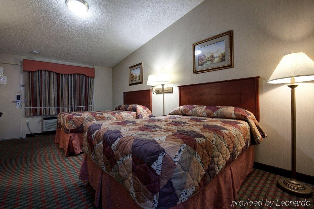 Фото Americas Best Value Inn Smithtown Long Island