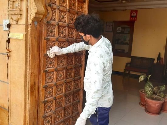 Фото Hotel Thakur Ji Palace