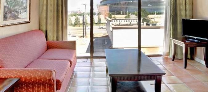 Фото 817 Hotel Days Inn by Wyndham Att Stadium/Texas Live