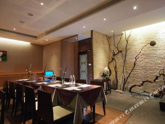 Фото Fuhau Hotel