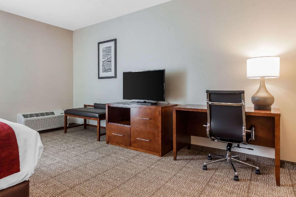 Фото Comfort Suites La Vista - Omaha