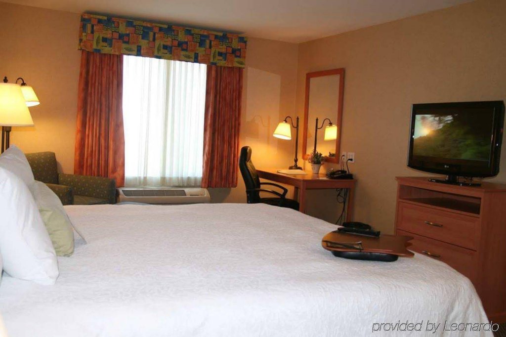 Фото Hampton Inn & Suites Lathrop