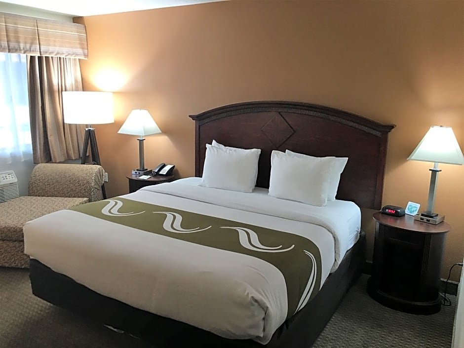 Фото Quality Inn & Suites Airport