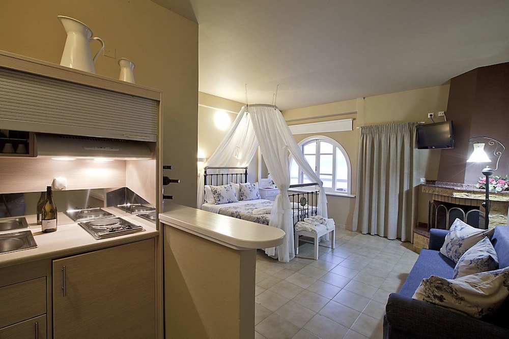 Фото Nelly’s Hotel & Apartments