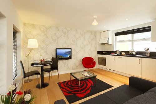 Внешний вид отеля Red Lion Court by City2Stay в Сити, фото 5